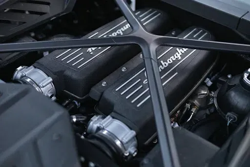 Sportowy samochód jako manifest stylu